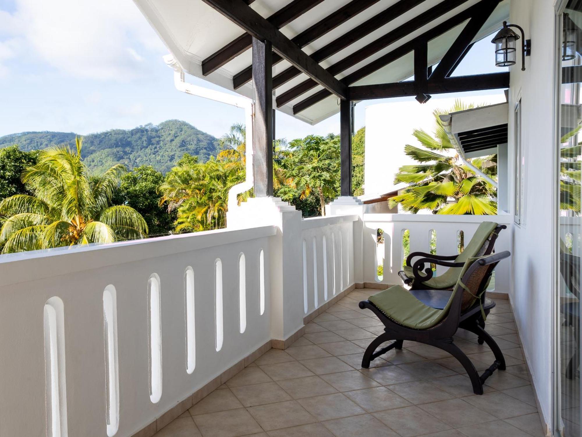 Bottle Palm Villa Victoria Exterior photo